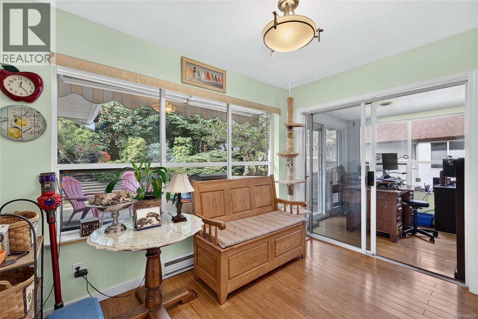 3568 Arbutus Dr S - Image 19