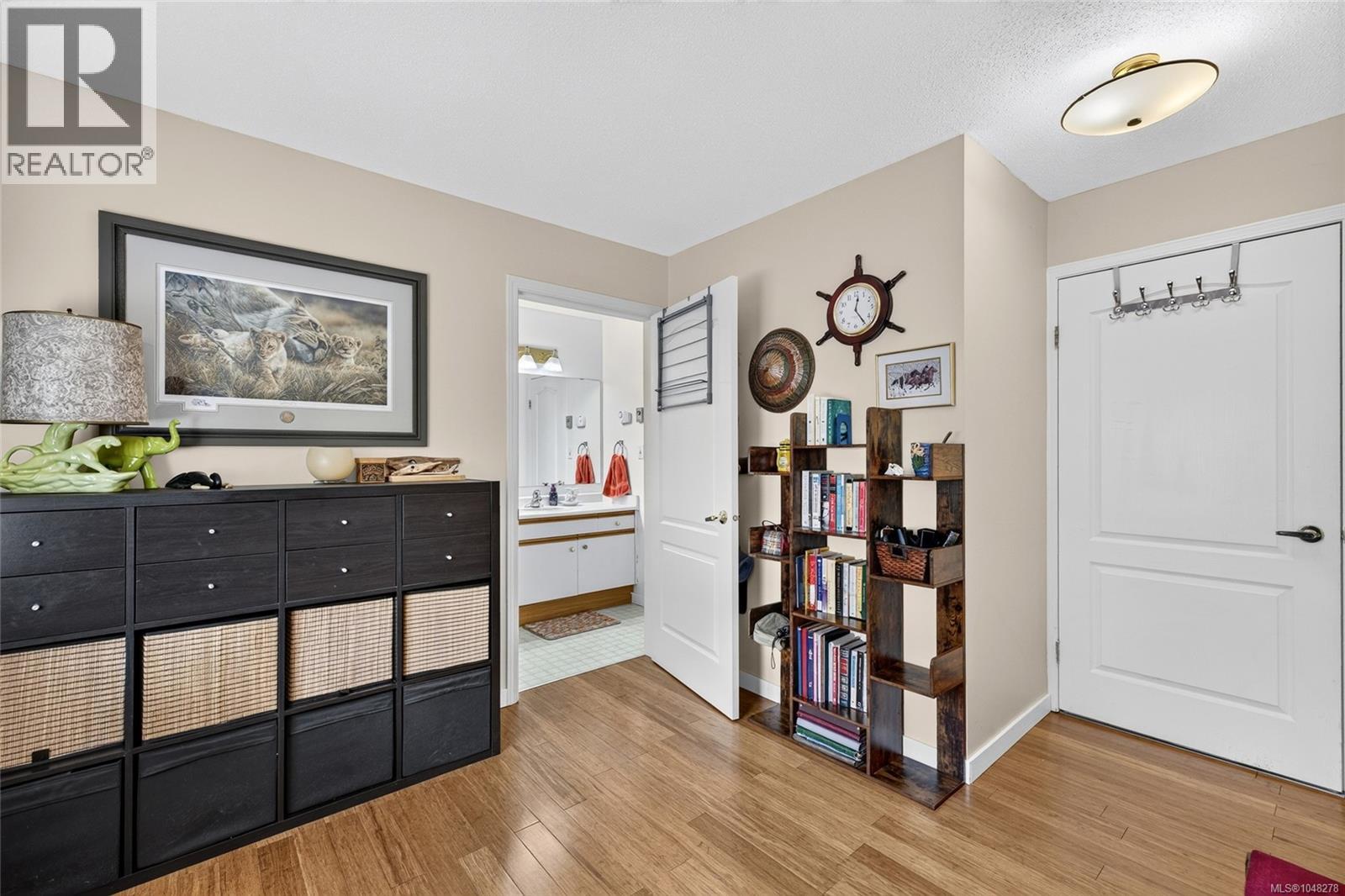 3568 Arbutus Dr S - Image 22