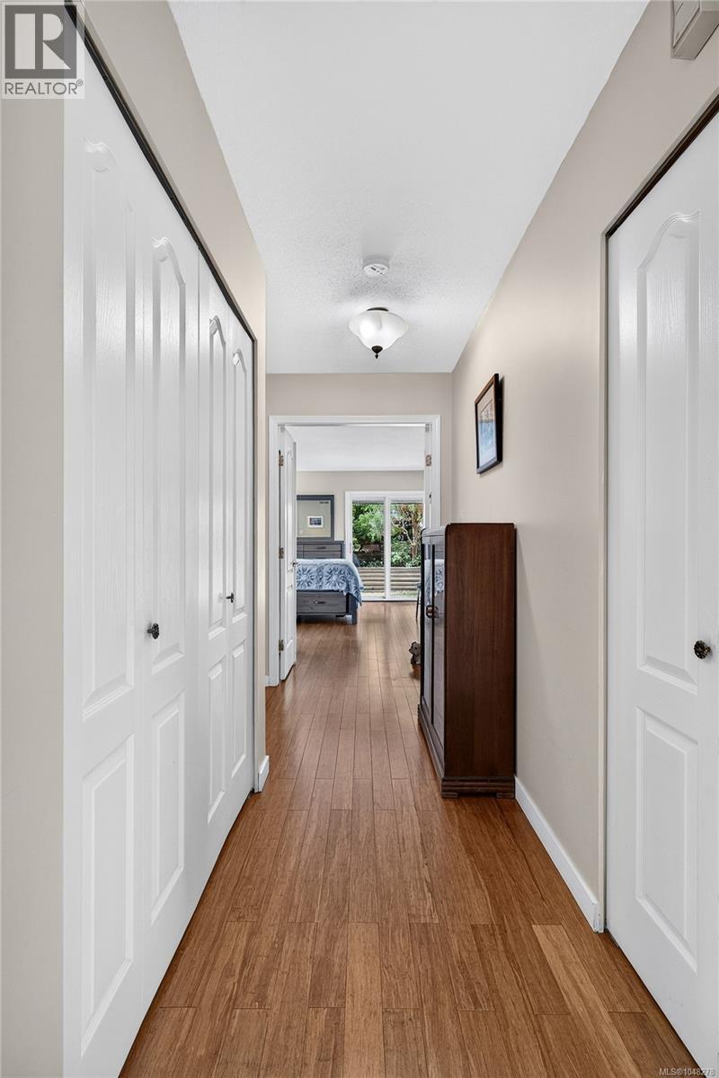 3568 Arbutus Dr S - Image 26
