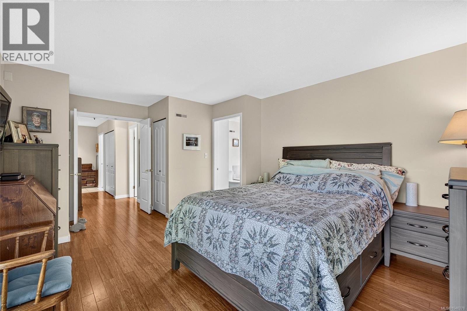 3568 Arbutus Dr S - Image 29