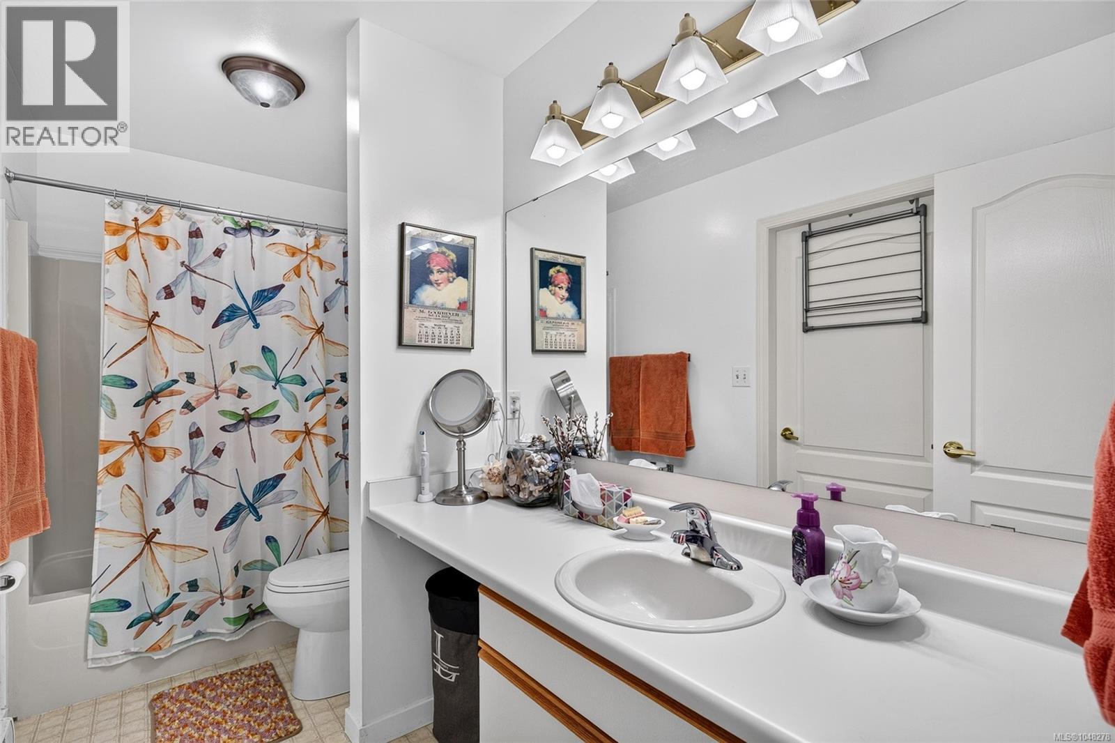 3568 Arbutus Dr S - Image 25