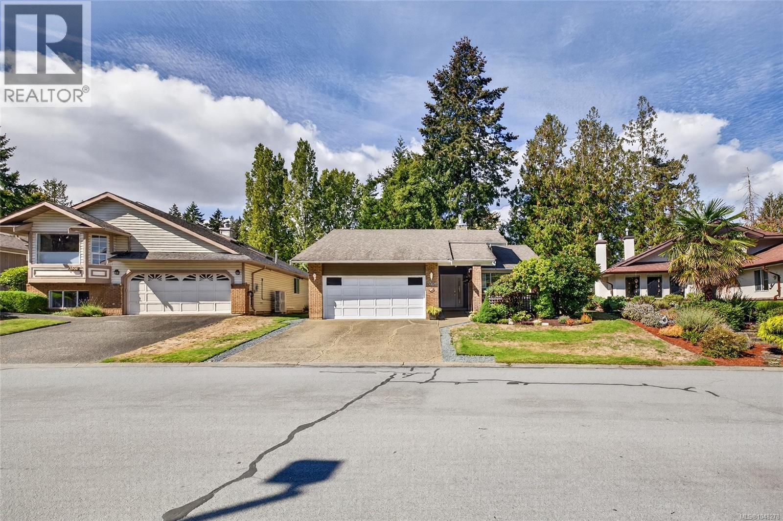 3568 Arbutus Dr S - Image 38
