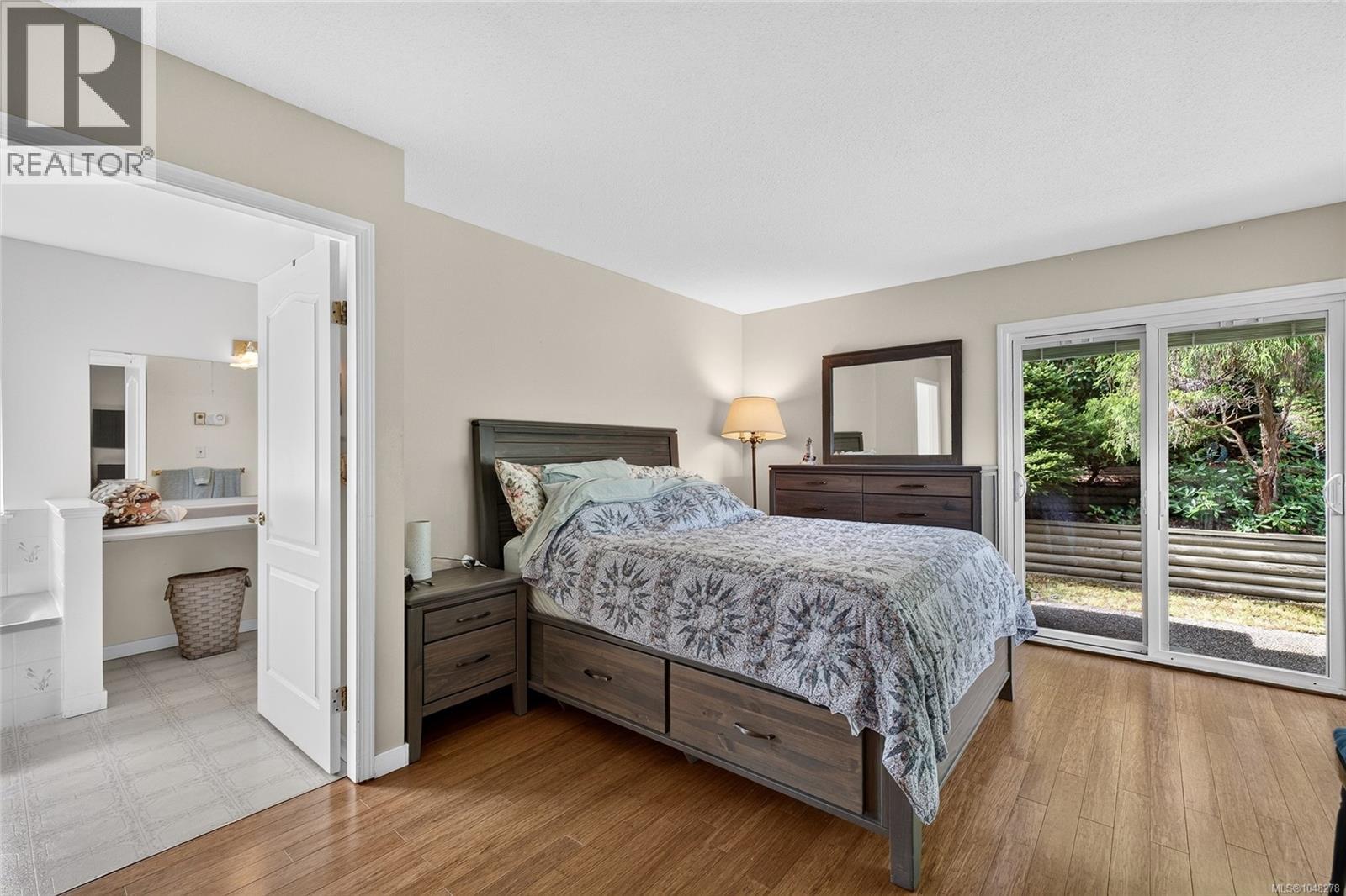 3568 Arbutus Dr S - Image 28