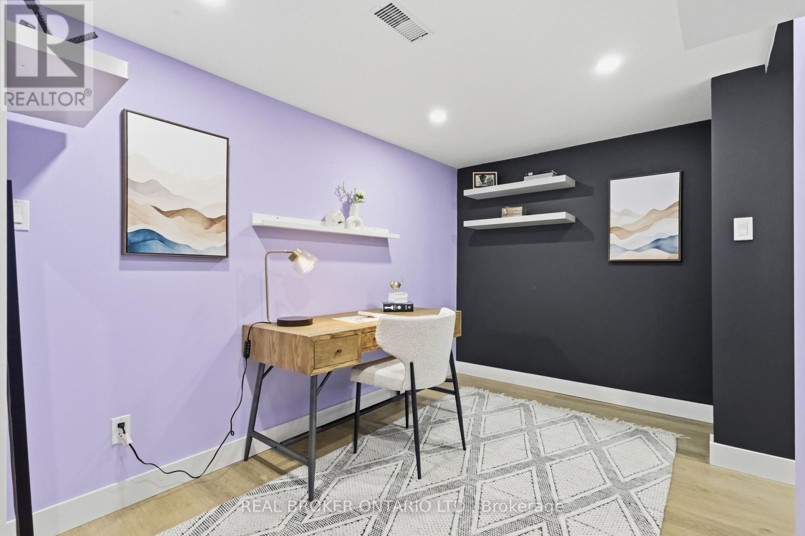 78 SQUIRES AVENUE - Image 25