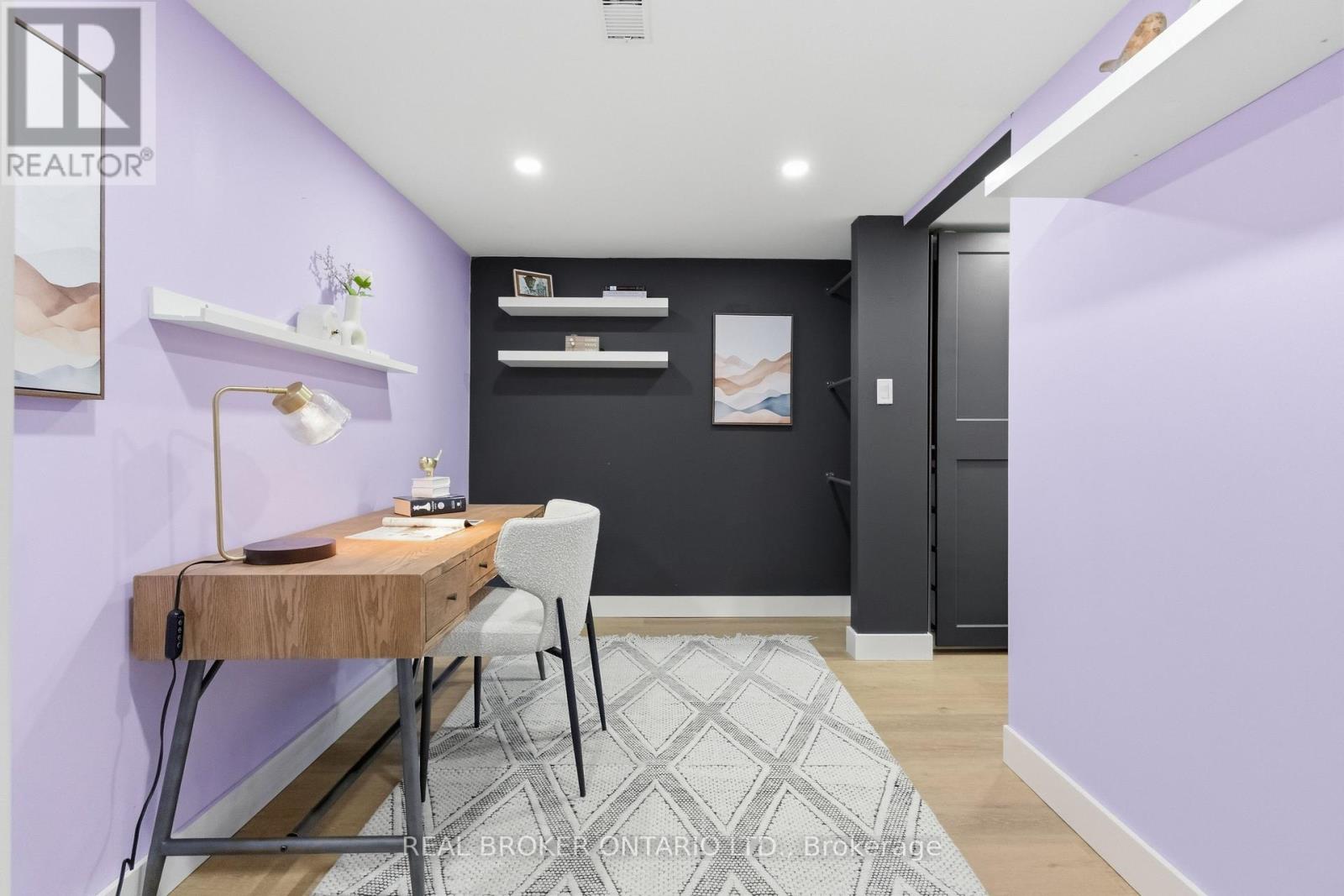 78 SQUIRES AVENUE - Image 26