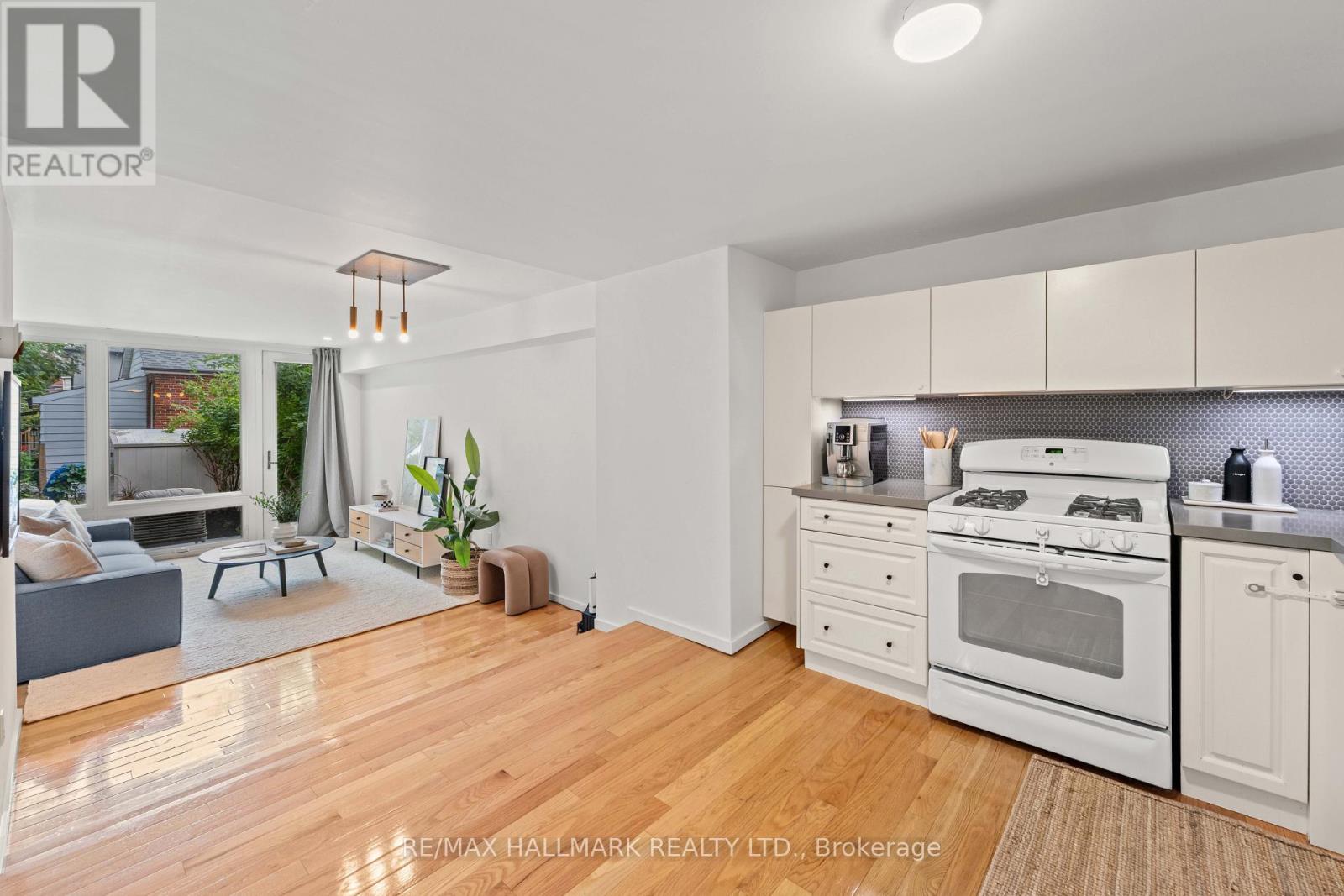 92 CHISHOLM AVENUE - 13