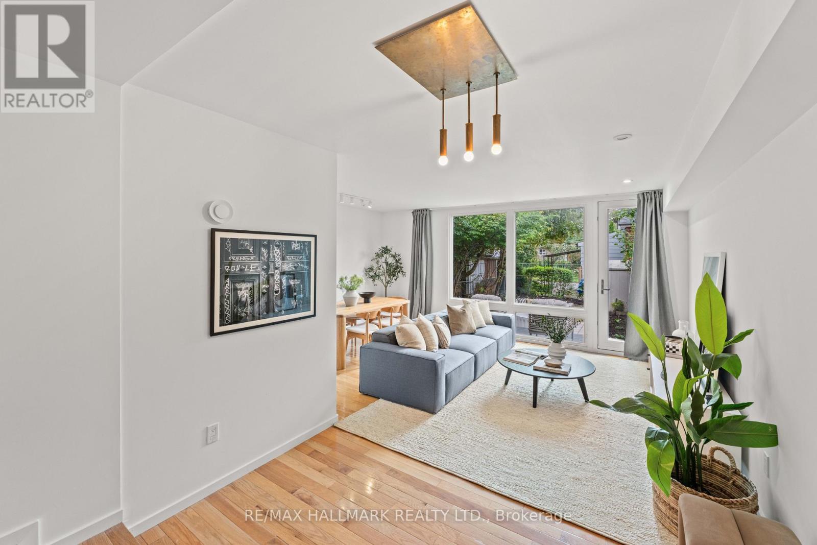 92 CHISHOLM AVENUE - 16