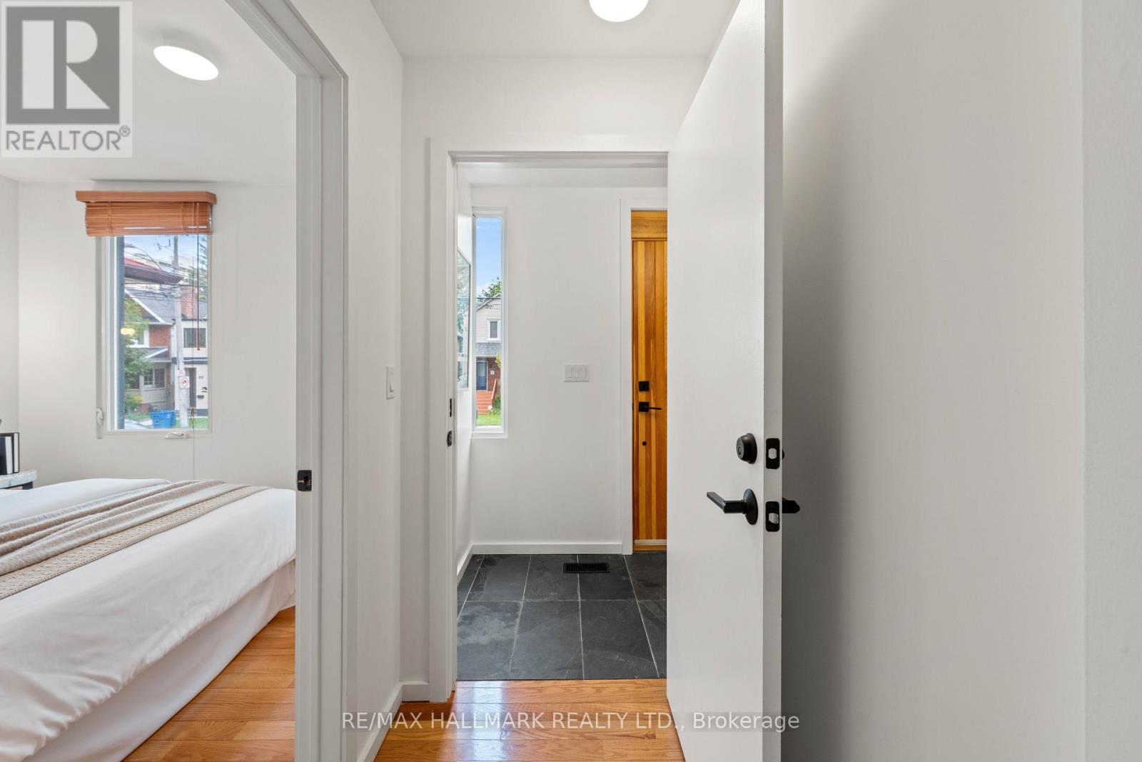 92 CHISHOLM AVENUE - 25