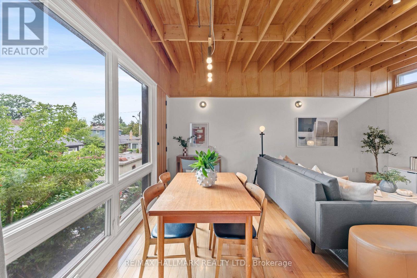 92 CHISHOLM AVENUE - 31