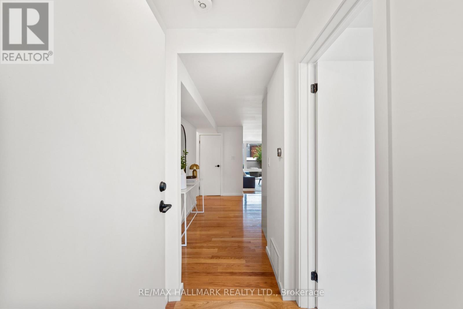 92 CHISHOLM AVENUE - 6