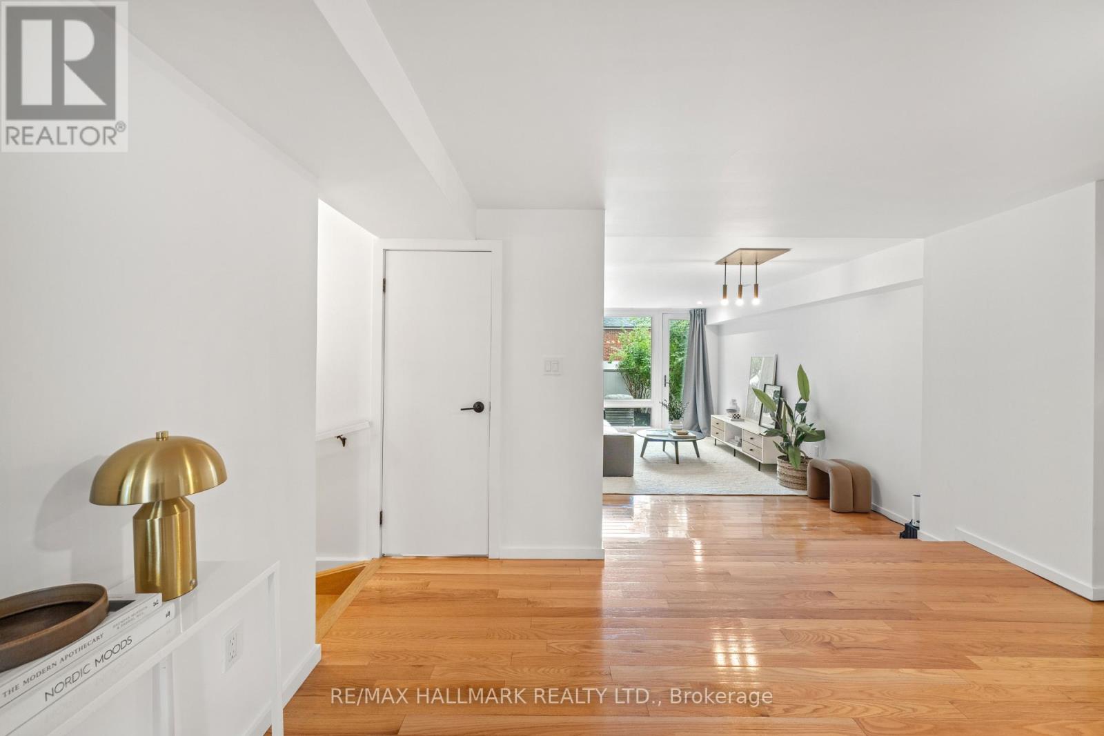 92 CHISHOLM AVENUE - 8