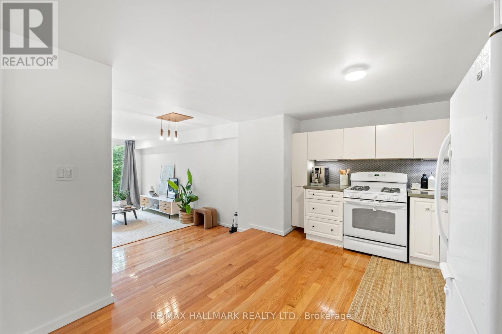 92 CHISHOLM AVENUE - 9