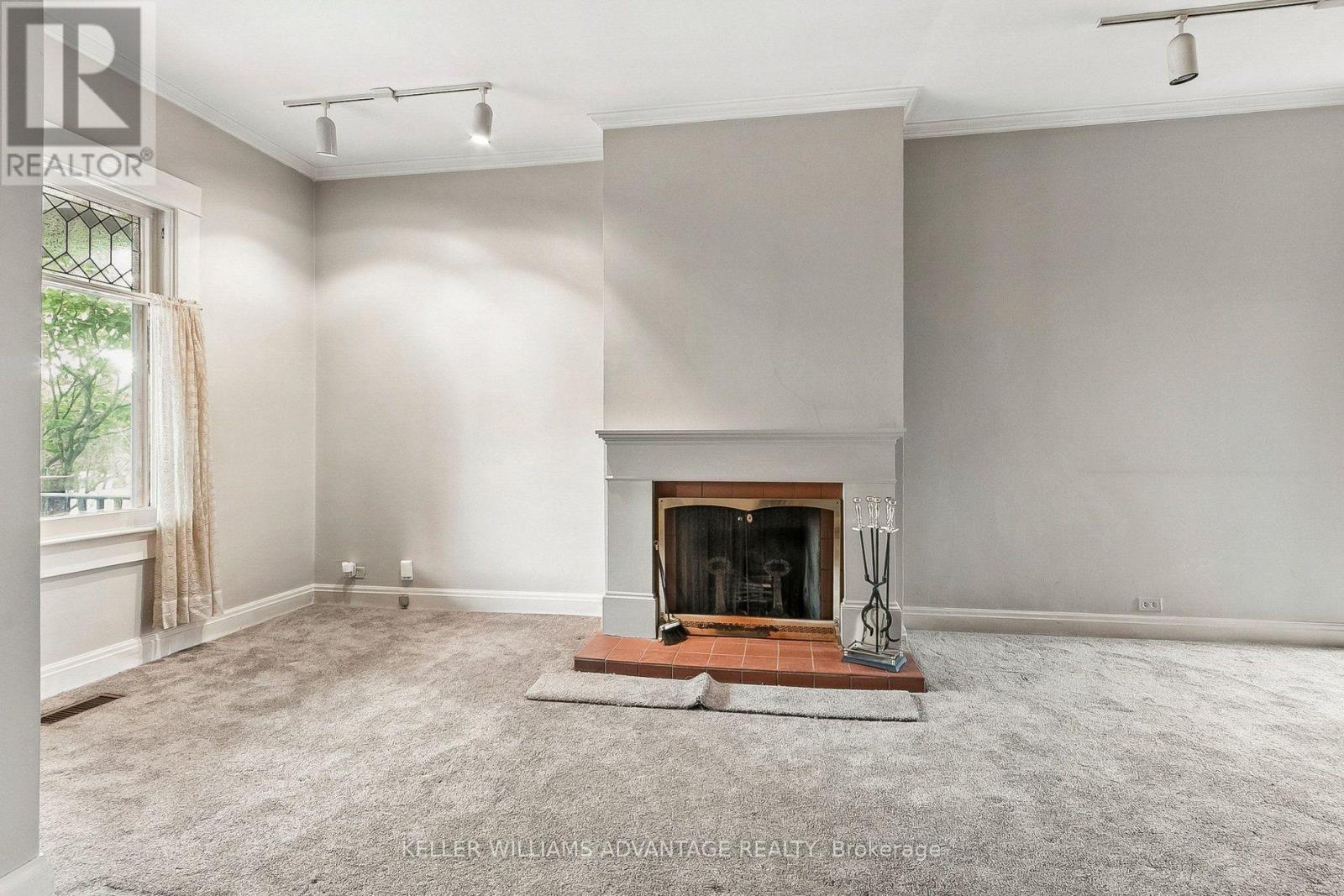 32 DINGWALL AVENUE E - 8
