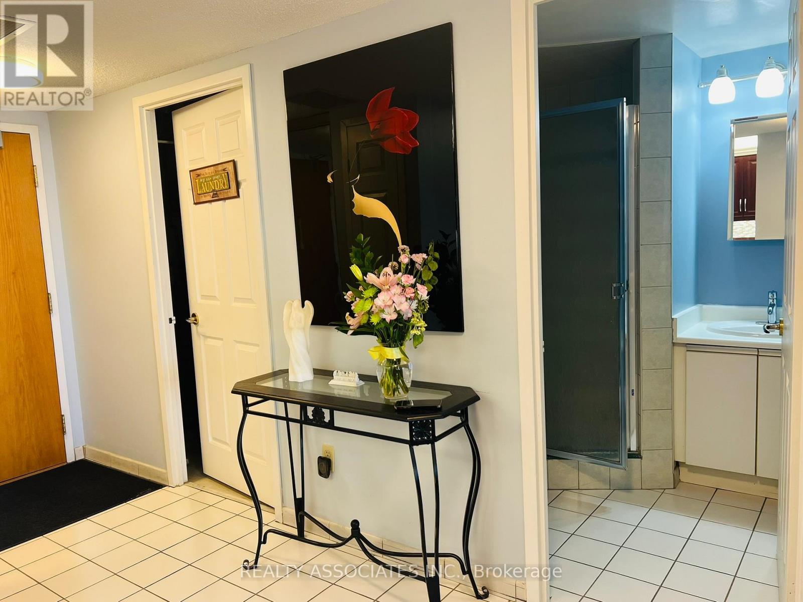 #1107 4727 SHEPPARD AVENUE E - 17