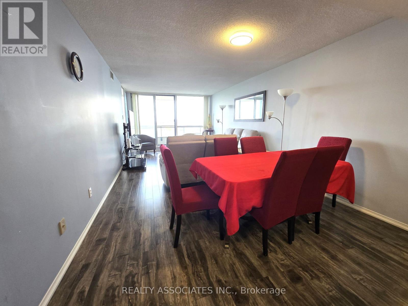 #1107 4727 SHEPPARD AVENUE E - 9