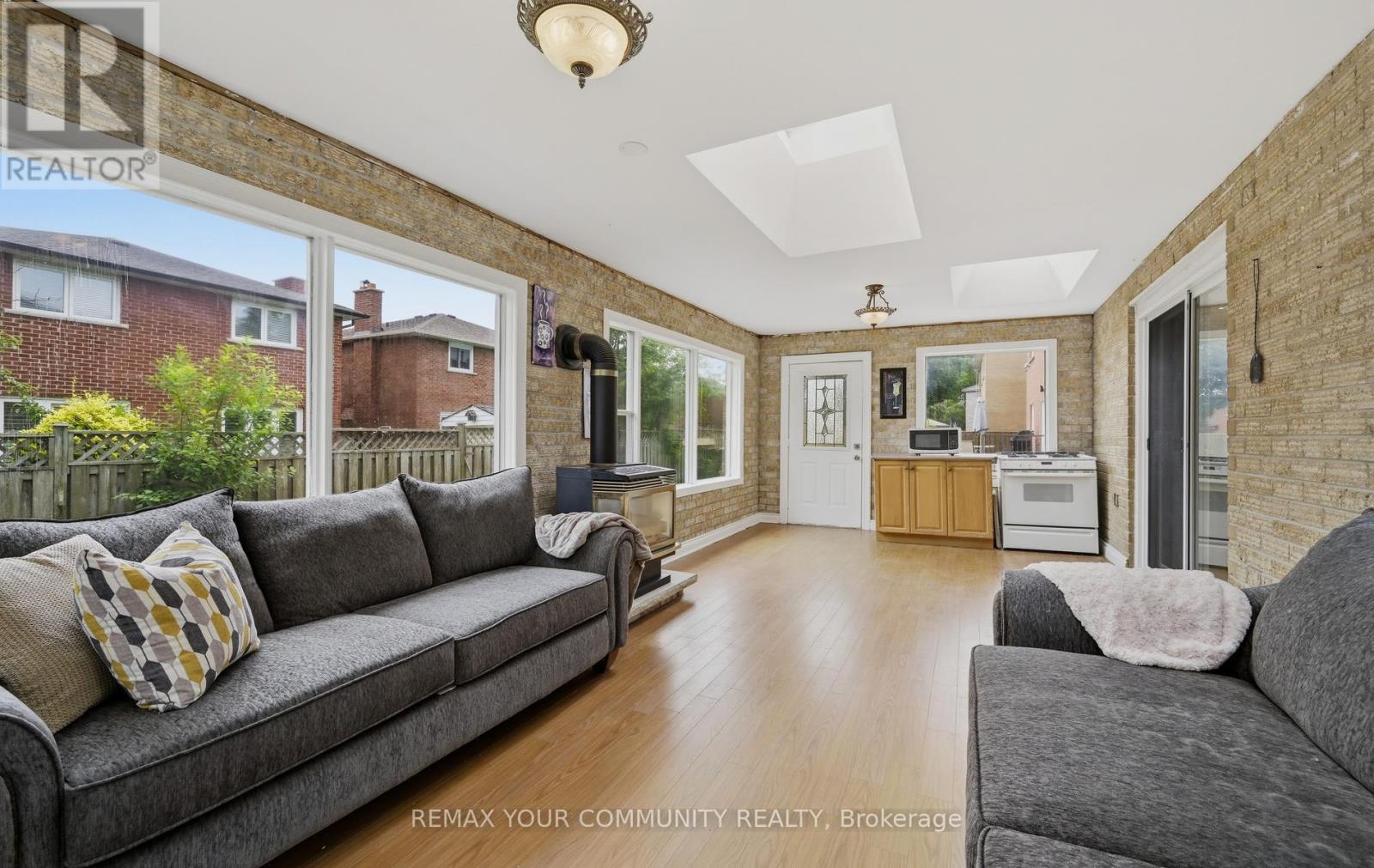 1554 SAUGEEN DRIVE - 18