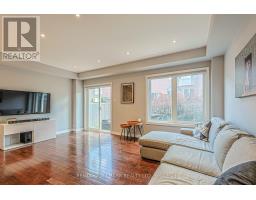 256 Sandale Road, Whitchurch Stouffville, ON L4A0Y4 Photo 7