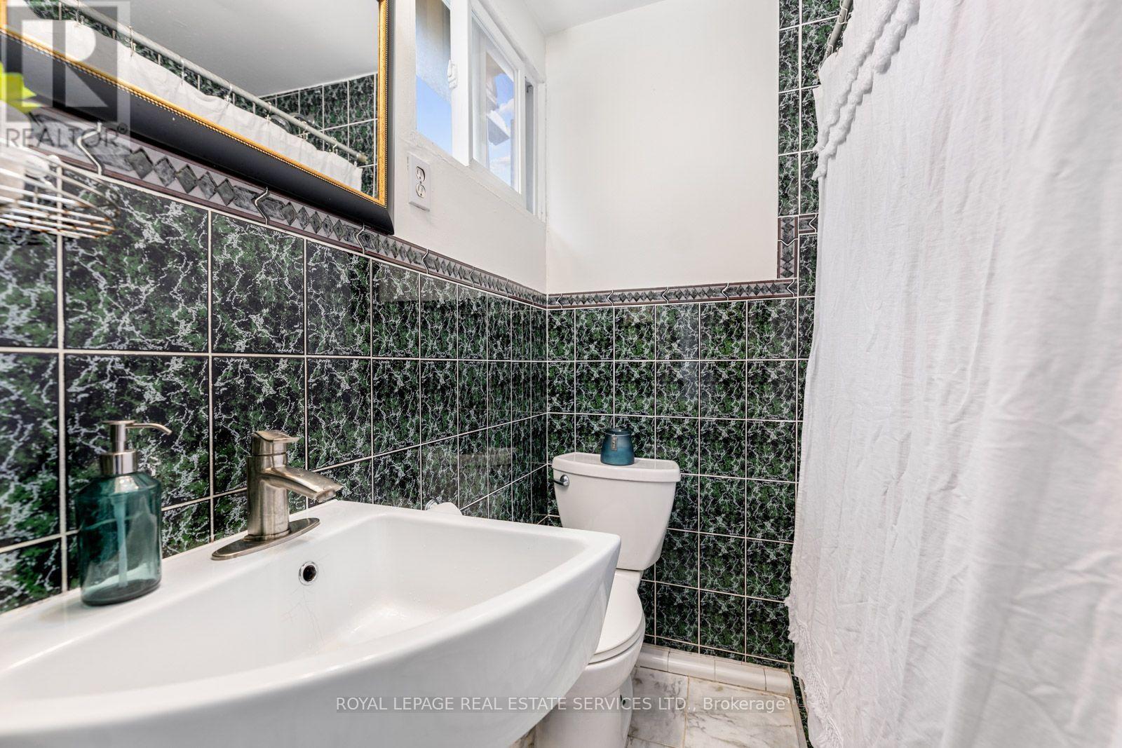 58 PAULINE AVENUE - Image 41