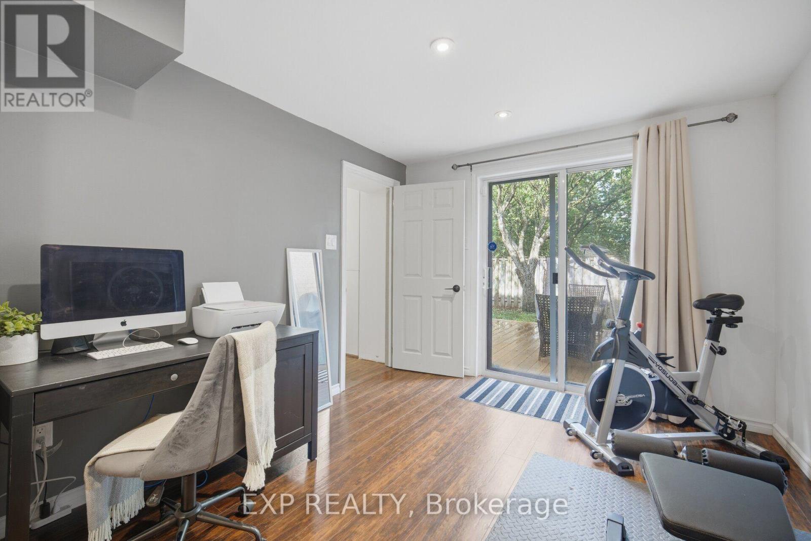 157 MOREGATE CRESCENT - 34