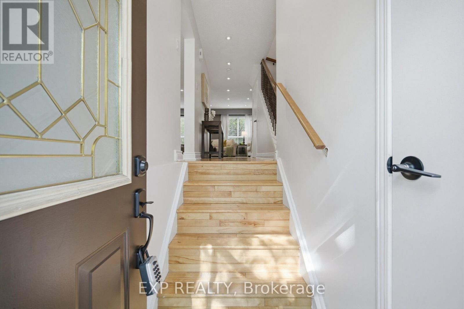 157 MOREGATE CRESCENT - 6
