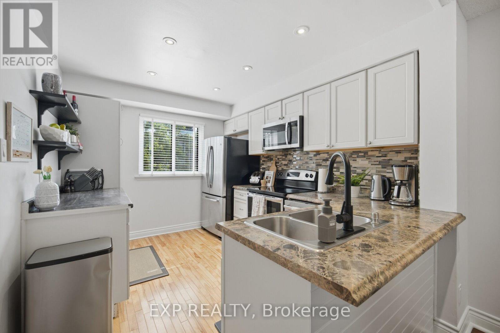 157 MOREGATE CRESCENT - 7