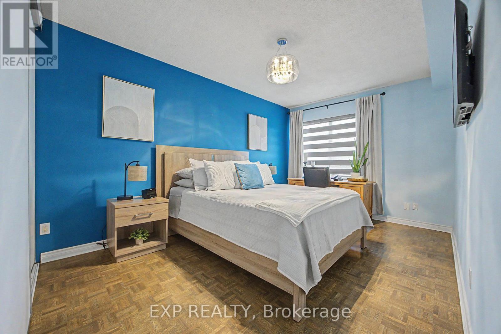 #501 1000 CEDARGLEN GATE - 17