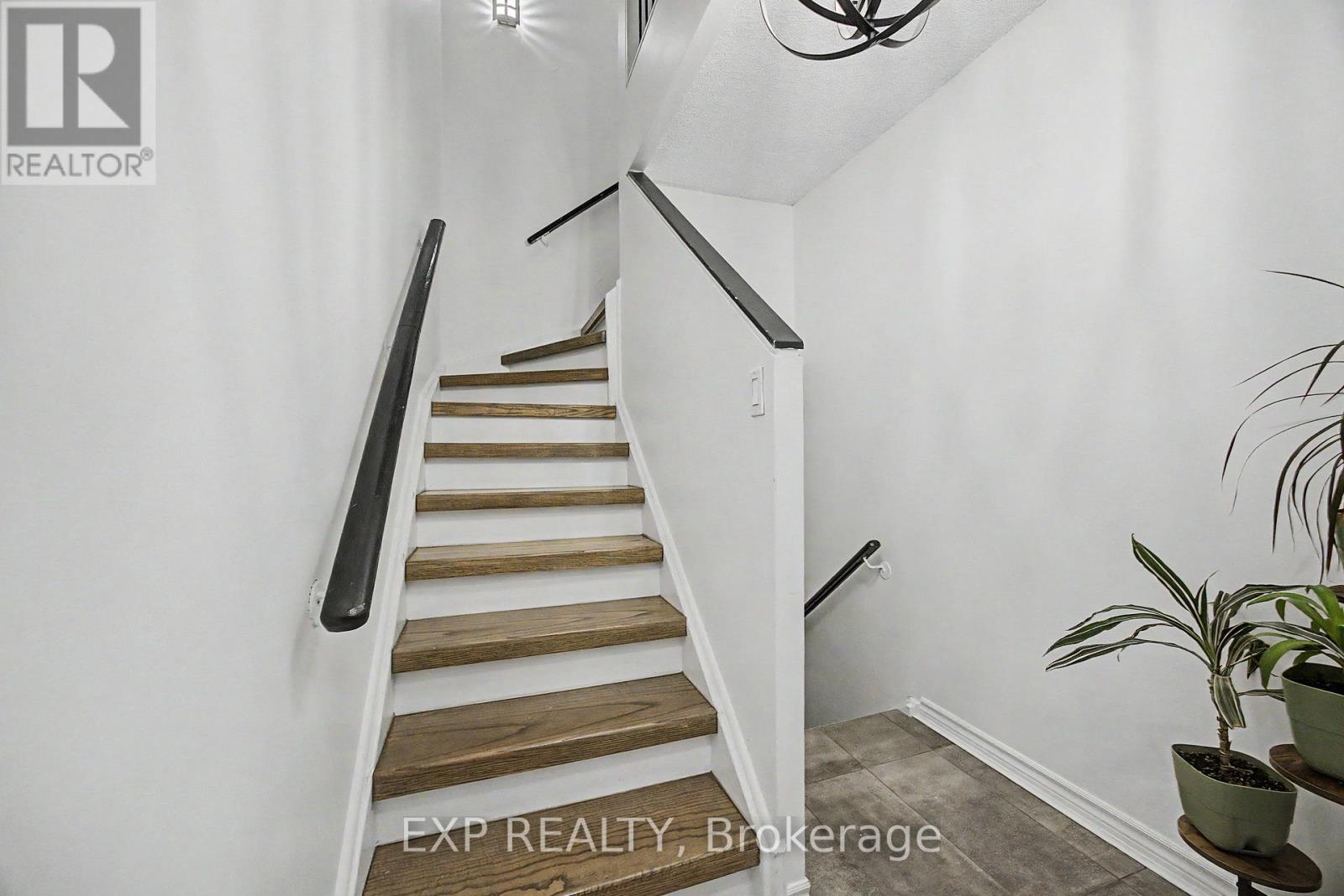 #501 1000 CEDARGLEN GATE - 3