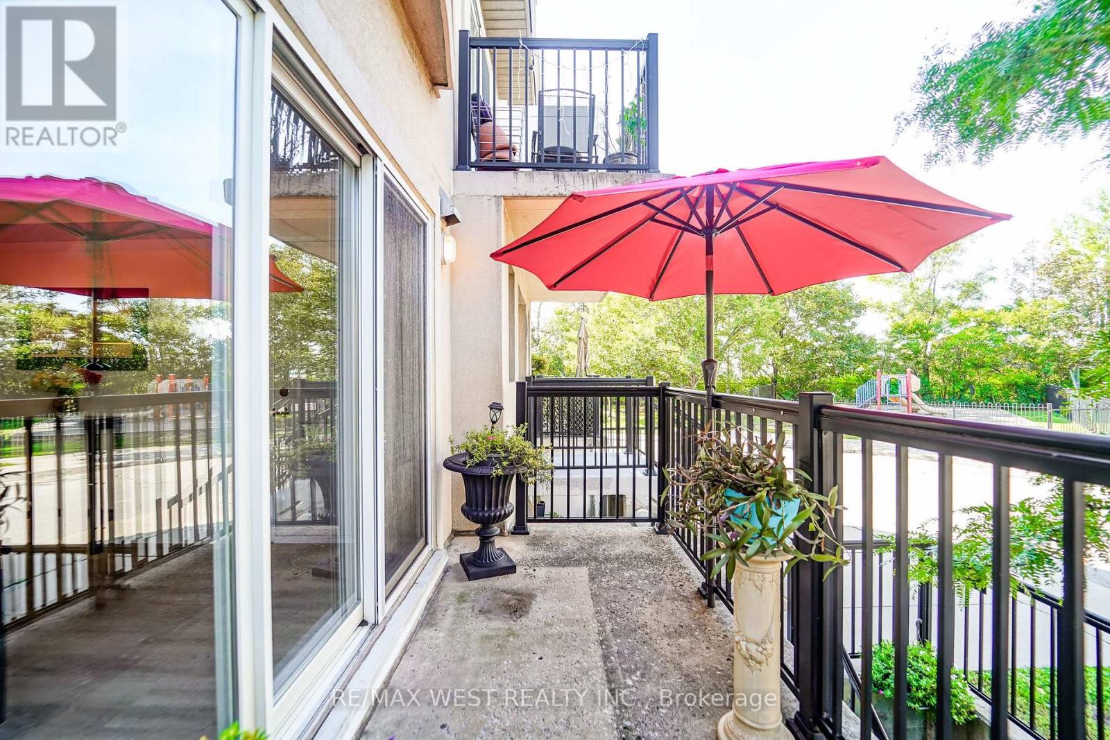 #2066 65 GEORGE APPLETON WAY - 3