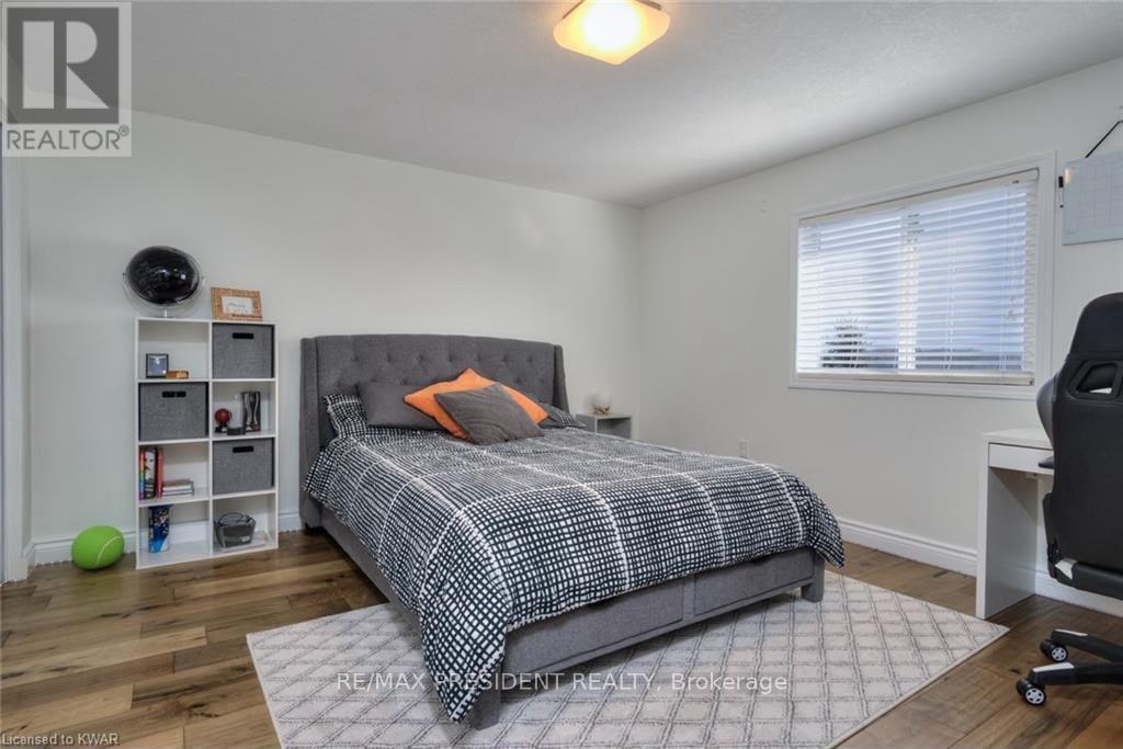 UPPER - 54 PERIWINKLE STREET — photo 3
