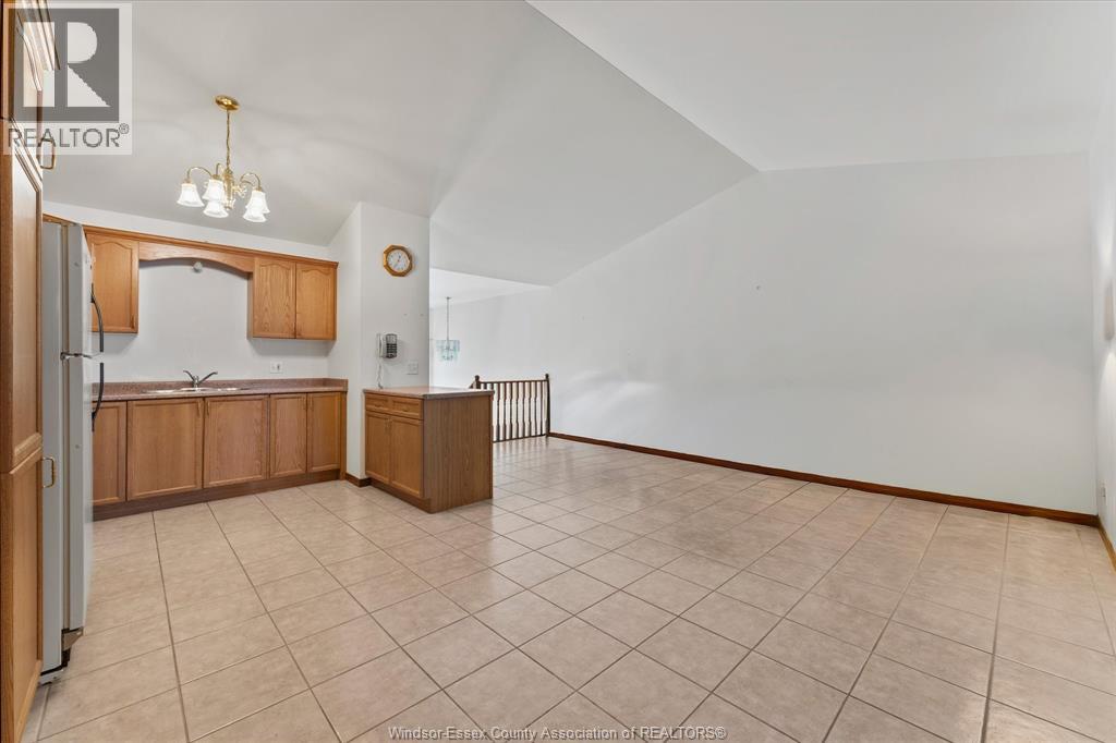 64 TOFFLEMIRE COURT - 10