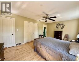 240 Broad Street, Metiskow, AB T0B3A0 Photo 22