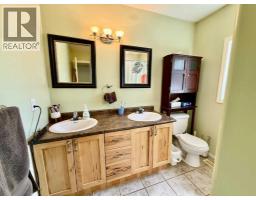 240 Broad Street, Metiskow, AB T0B3A0 Photo 23