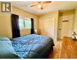 240 Broad Street, Metiskow, AB T0B3A0 Photo 28