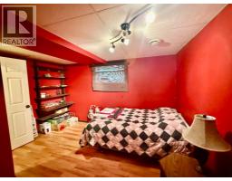 240 Broad Street, Metiskow, AB T0B3A0 Photo 30