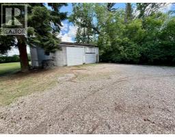 240 Broad Street, Metiskow, AB T0B3A0 Photo 40