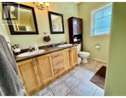 240 Broad Street, Metiskow, AB T0B3A0 Photo 24