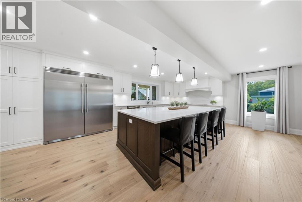 360 ROBINSON Road, Brantford — photo 9