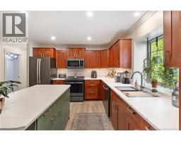98 Pleasant Unit 202, photo 9