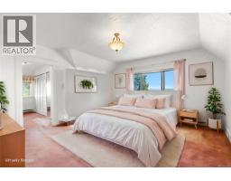 Ensuite - 3190 Martindale Rd, Central Saanich, BC V8M1W6 Photo 18