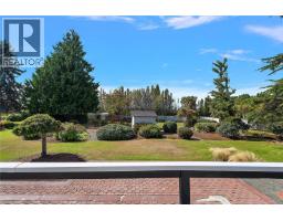 Ensuite - 3190 Martindale Rd, Central Saanich, BC V8M1W6 Photo 24