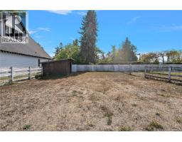 Eating area - 3190 Martindale Rd, Central Saanich, BC V8M1W6 Photo 29