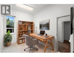3190 Martindale Rd, Central Saanich, BC V8M1W6 Photo 33