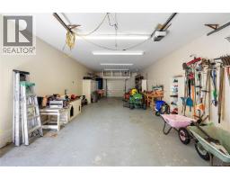 3190 Martindale Rd, Central Saanich, BC V8M1W6 Photo 39