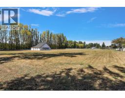 3190 Martindale Rd, Central Saanich, BC V8M1W6 Photo 40