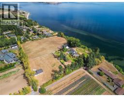 3190 Martindale Rd, Central Saanich, BC V8M1W6 Photo 47