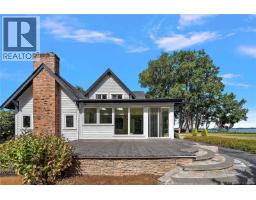 3190 Martindale Rd, Central Saanich, BC V8M1W6 Photo 50