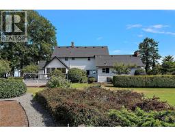 3190 Martindale Rd, Central Saanich, BC V8M1W6 Photo 52