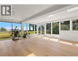 Games room - 3190 Martindale Rd, Central Saanich, BC V8M1W6 Photo 6