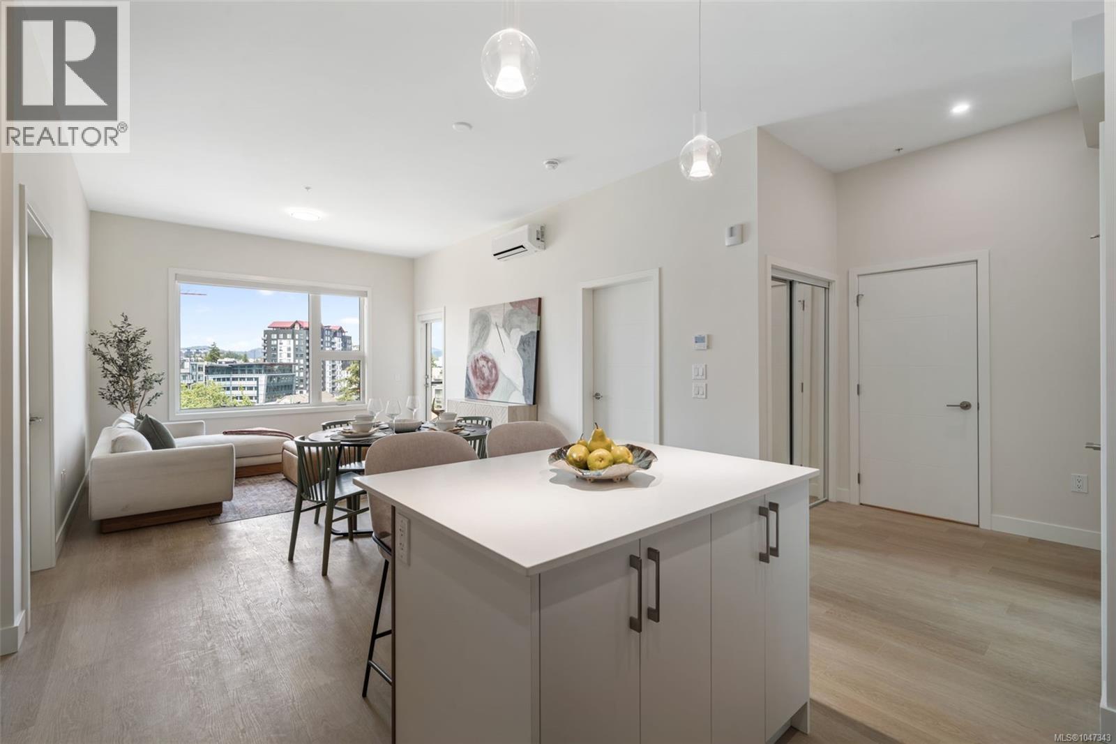 512 777 Station Ave, Langford