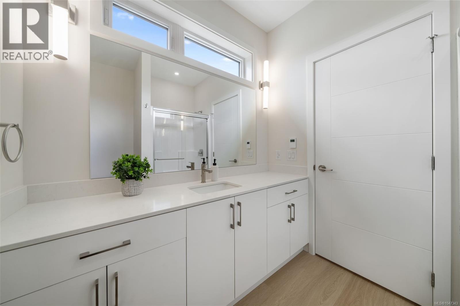 512 777 Station Ave, Langford